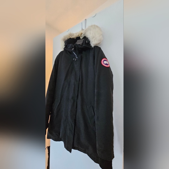 Canada Goose Parka - Picture 2 of 4